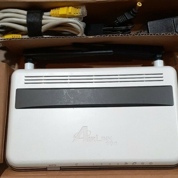 Airlink101 Wireless Router AR670W 300Mbps 802.11n LAN/Firewall 4-Port - Picture 4 of 6
